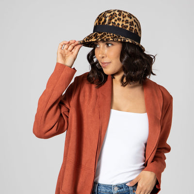 BUCKET - Women's Faux Wool Felt Leopard Cloche With Grosgrain Bow