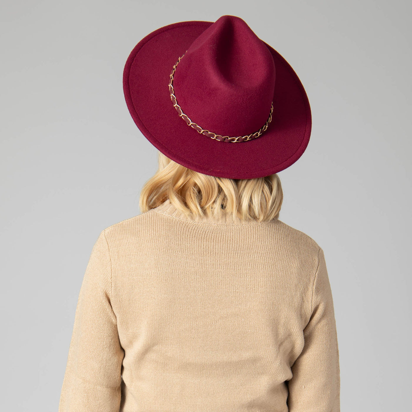 FEDORA - Women's Faux Felt Fedora W/ Gold Chain Trim