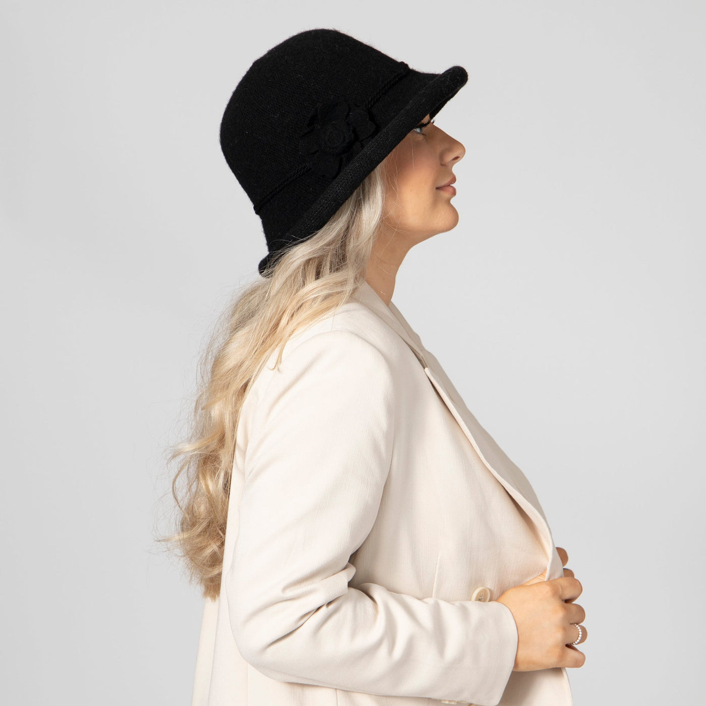 CLOCHE - Women's Knit Cloche W/Self Rosette Trim