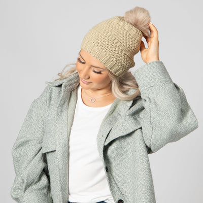 BEANIE - Women's Knit Beanie W/Faux Fur Pom