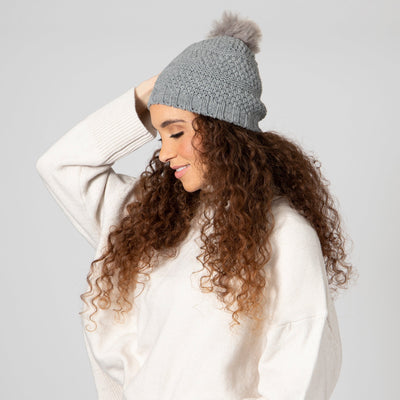 BEANIE - Women's Knit Beanie W/Faux Fur Pom