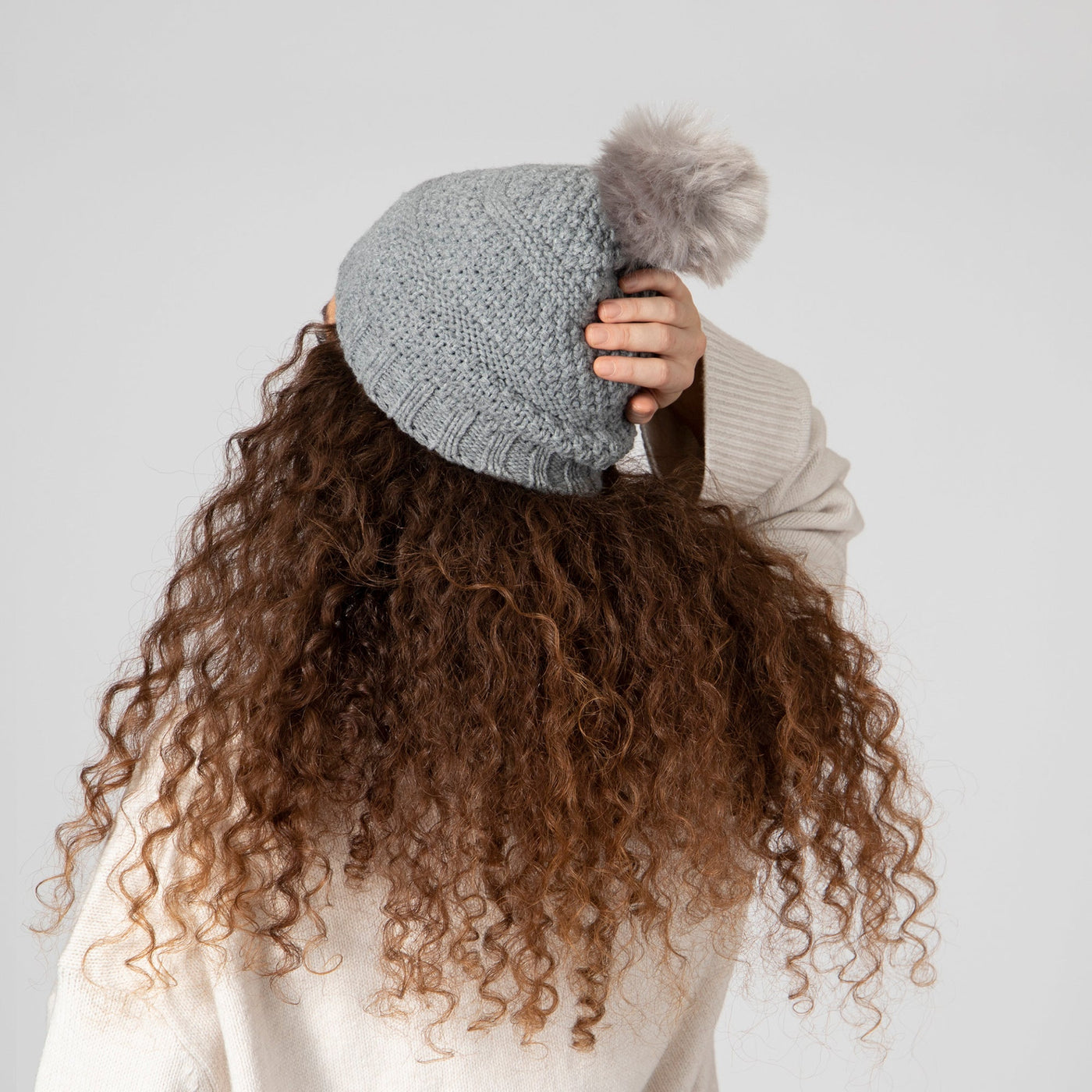 BEANIE - Women's Knit Beanie W/Faux Fur Pom