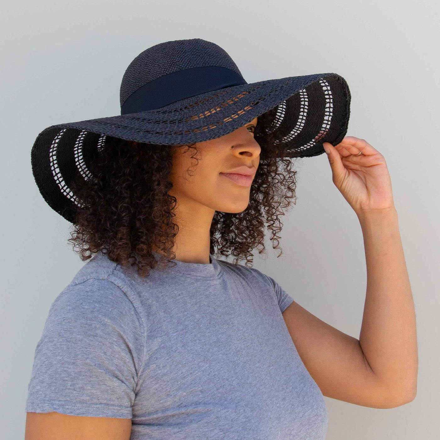 SUN BRIM - Women's Open Weave Brim W/ Knotted Tie