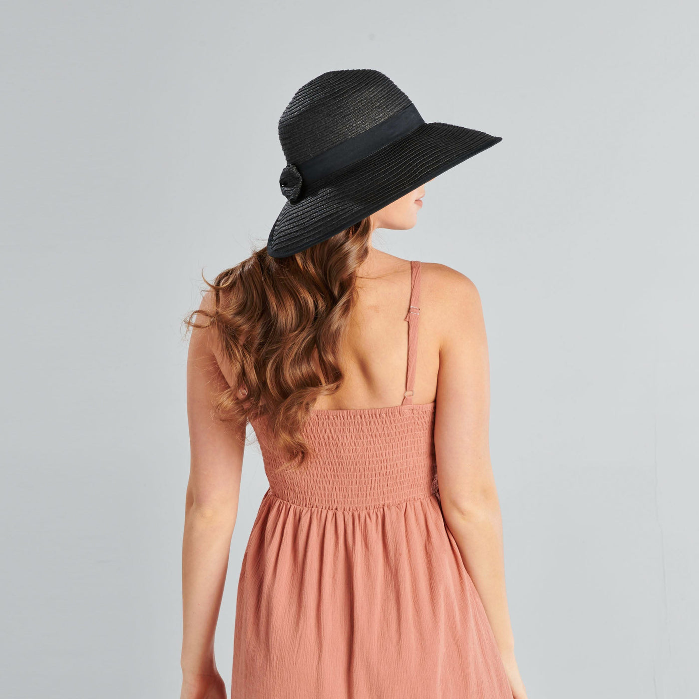 Women's Contrasting Edged Sun Brim Hat With Back Bow