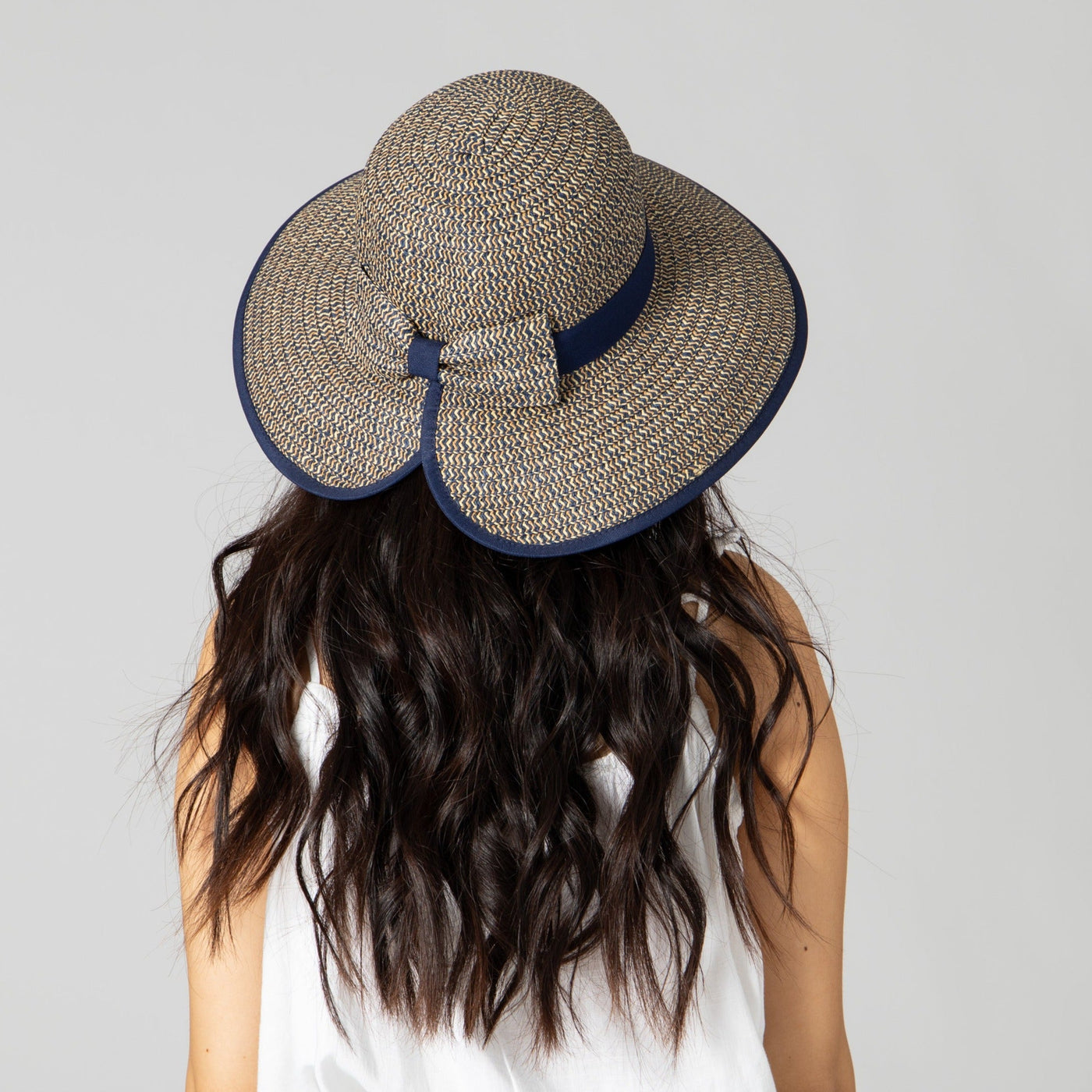 Women's Contrasting Edged Sun Brim Hat With Back Bow