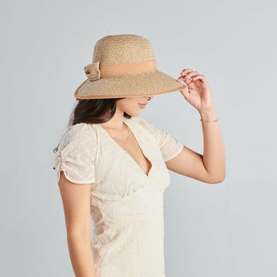 Women's Contrasting Edged Sun Brim Hat With Back Bow