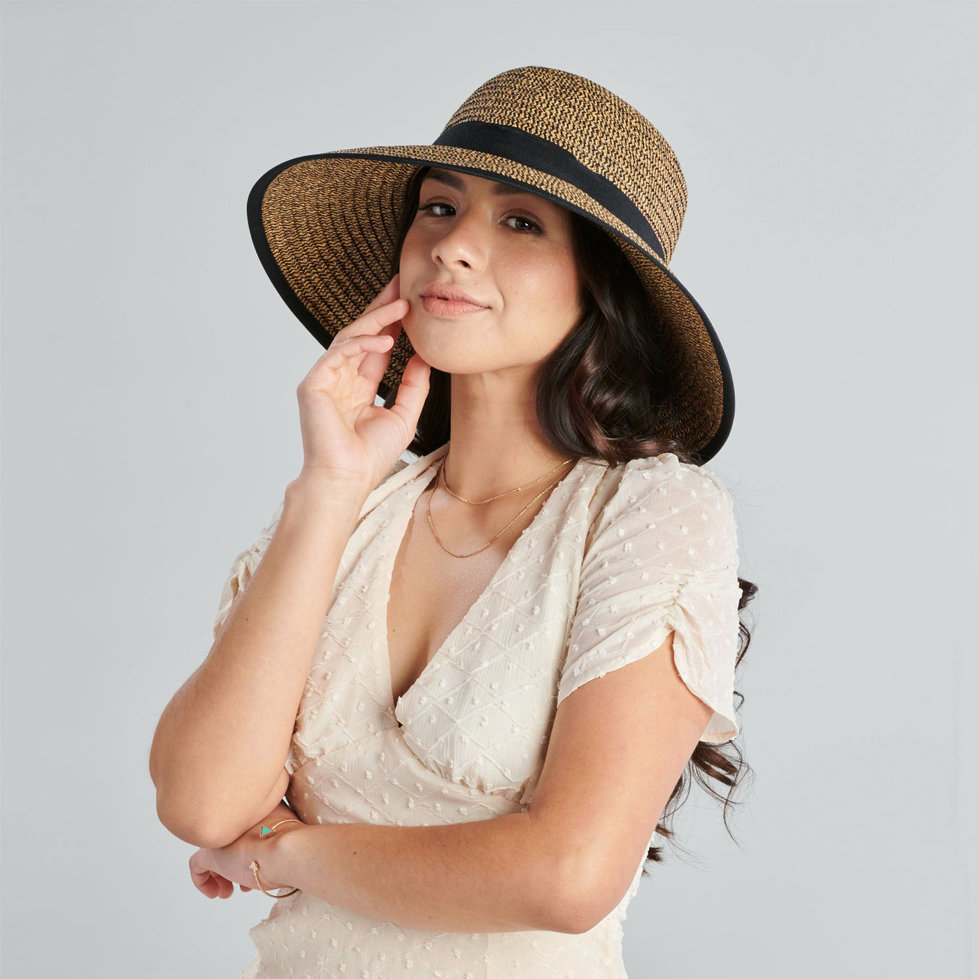 Women's Contrasting Edged Sun Brim Hat With Back Bow