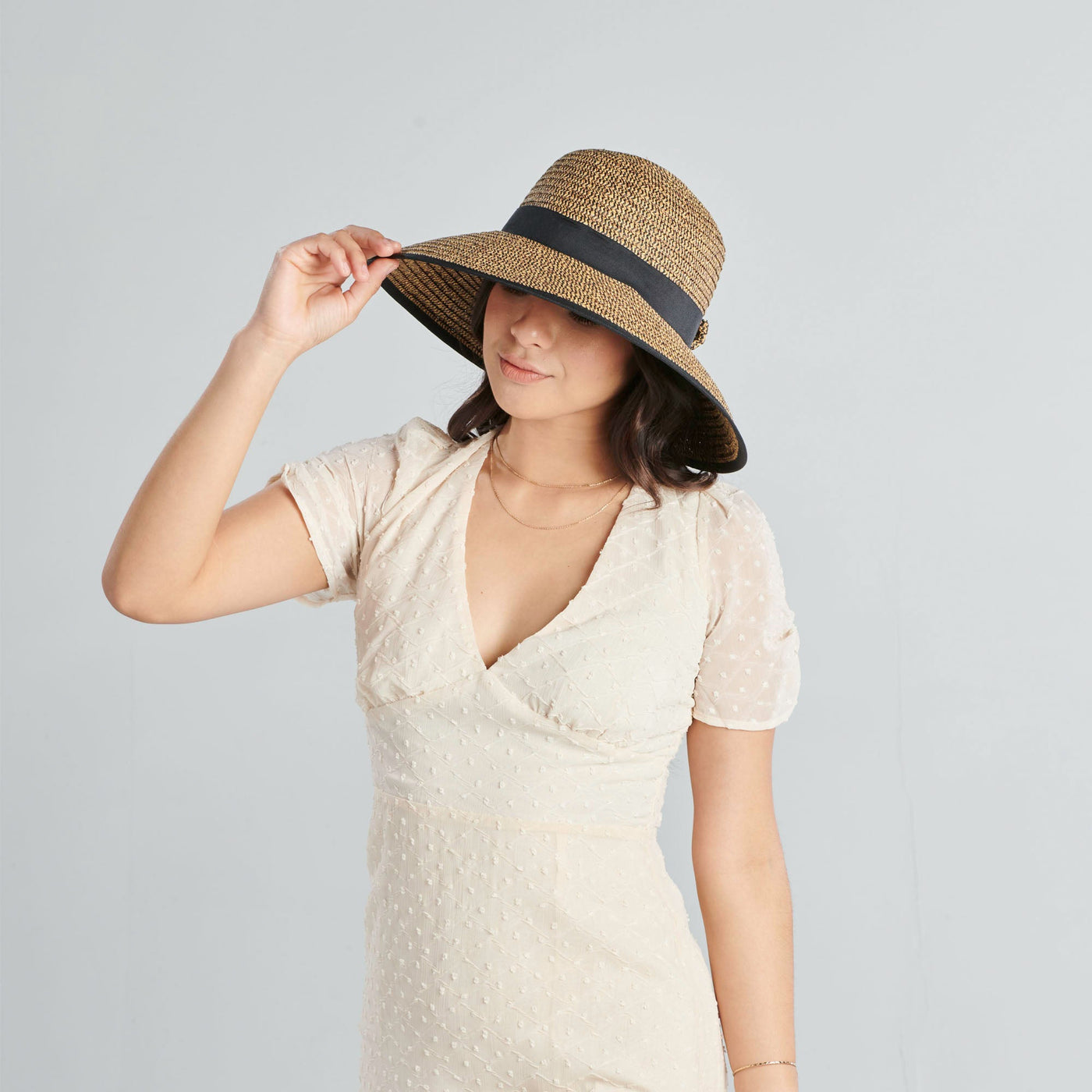 Women's Contrasting Edged Sun Brim Hat With Back Bow