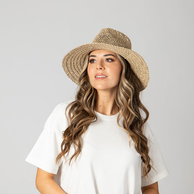 FEDORA - Women's Seagrass Fedora With Gold Plated Shell Band