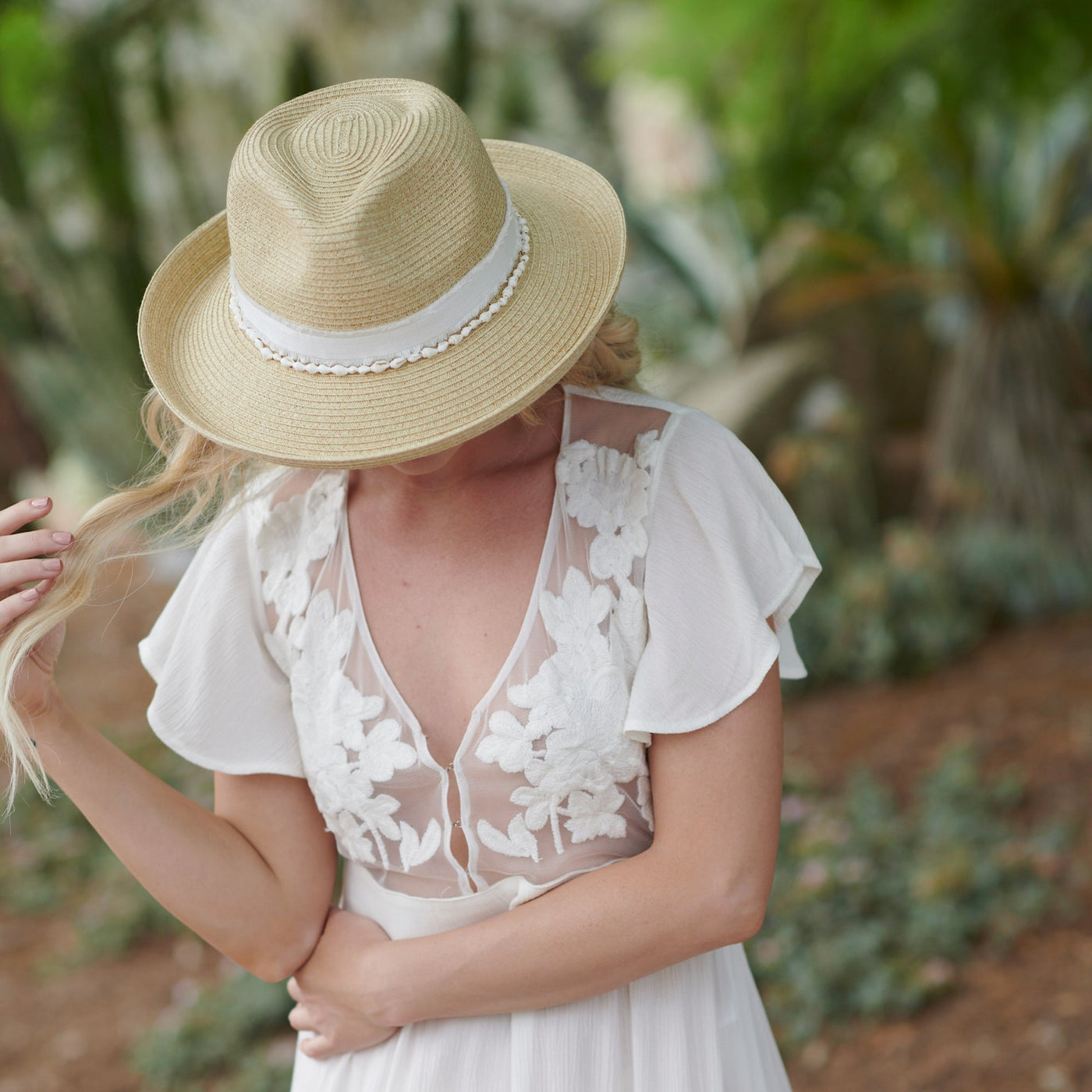 FEDORA - Women's Kettle Brim Fedora With Frayed Band & Shell Trim